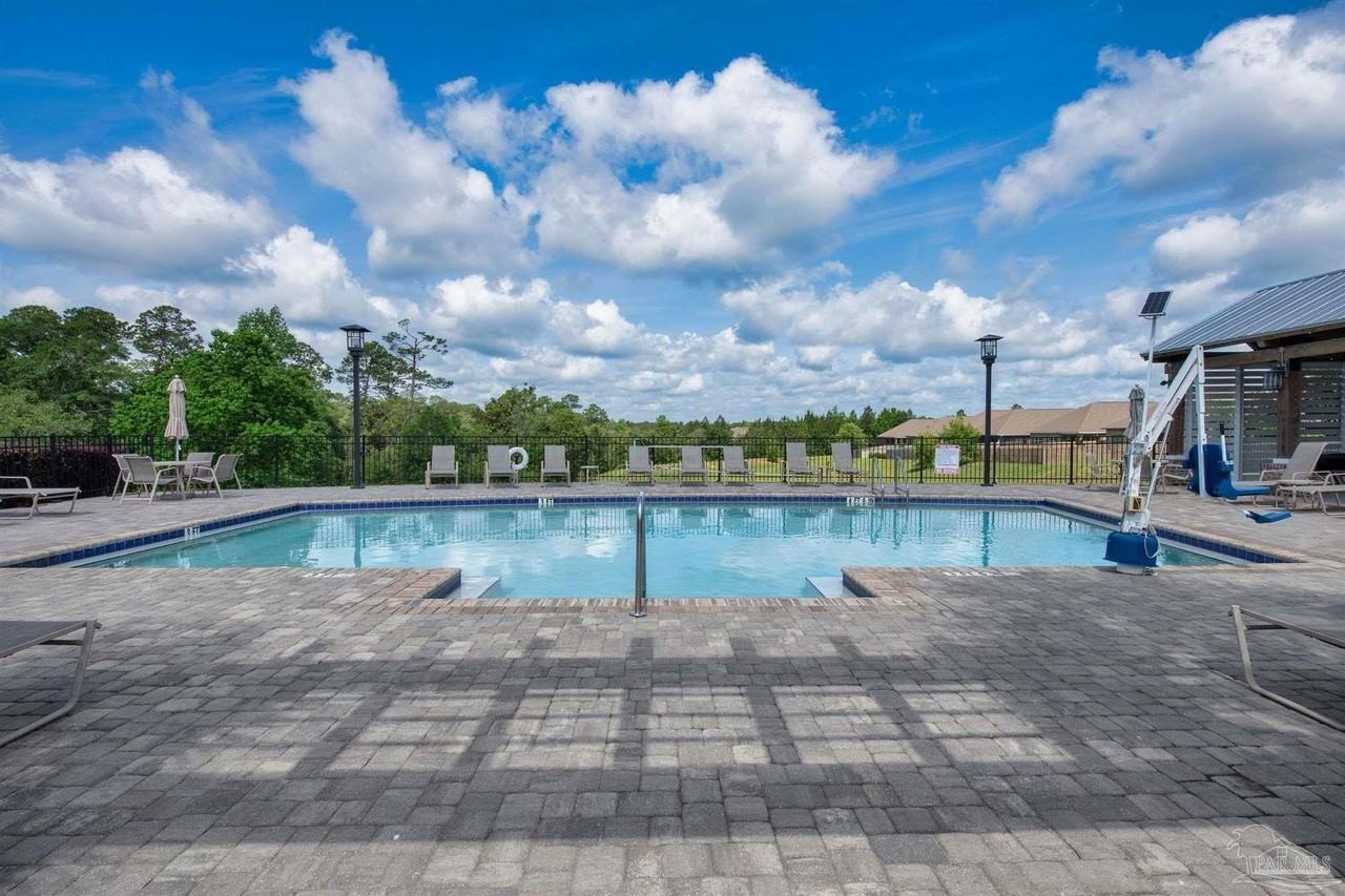 7814 Burnside Loop - Photo 3 of 41