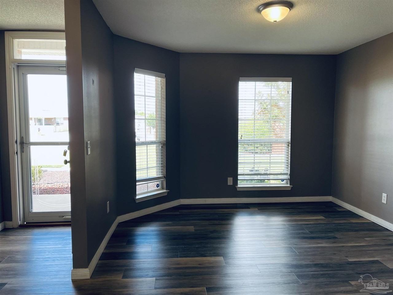 5498 Keel Dr - Photo 3 of 31