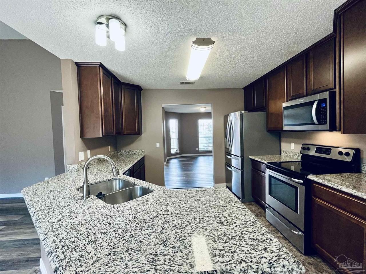 5498 Keel Dr - Photo 7 of 31