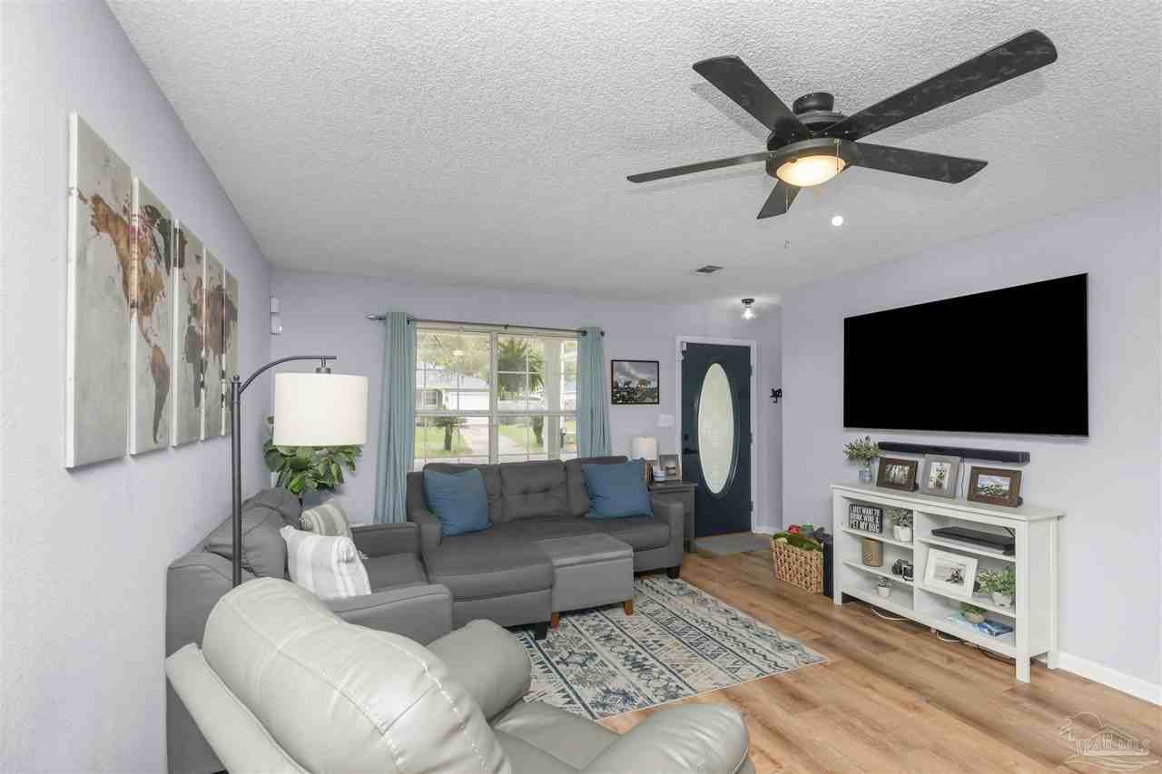 1512 Galvin Ave - Photo 7 of 39