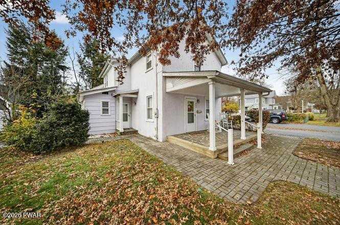 408 5th St - Photo 4 of 50