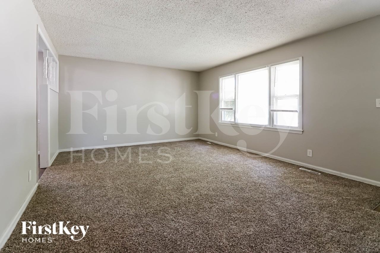 607 Ne Short St - Photo 7 of 16