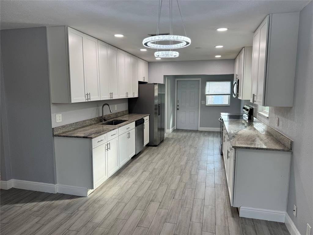 232 Nw 9th St - Photo 2 of 30