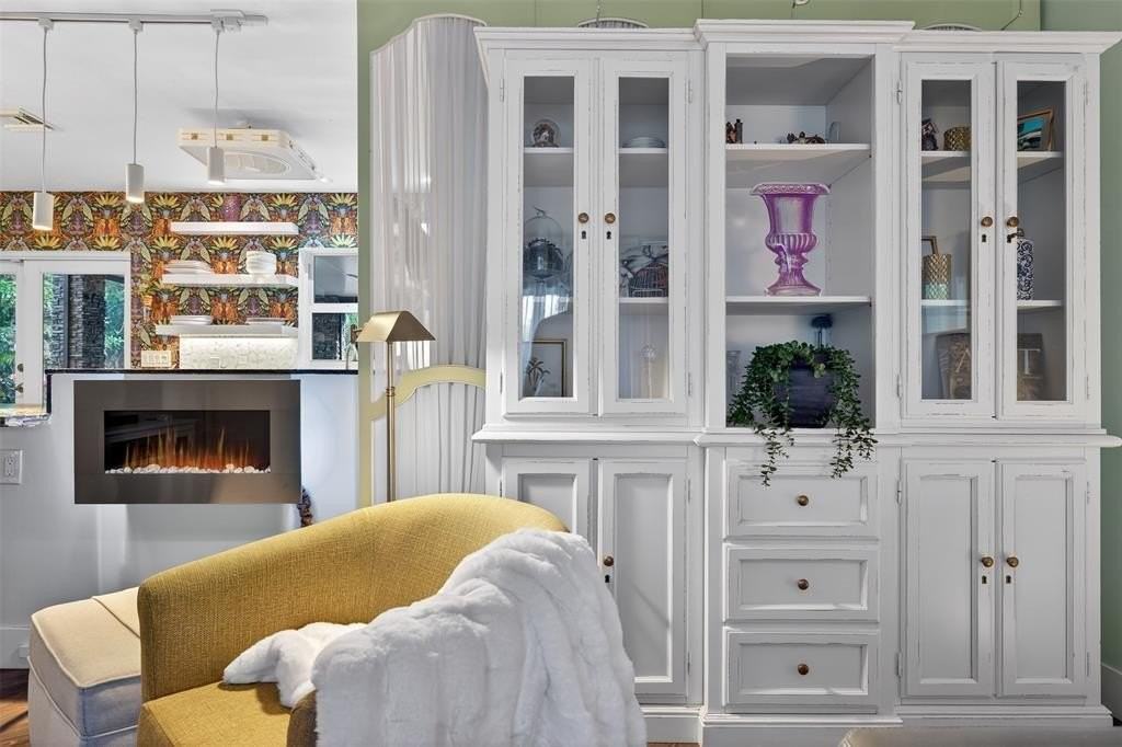 318 Ne 26th St - Photo 6 of 50