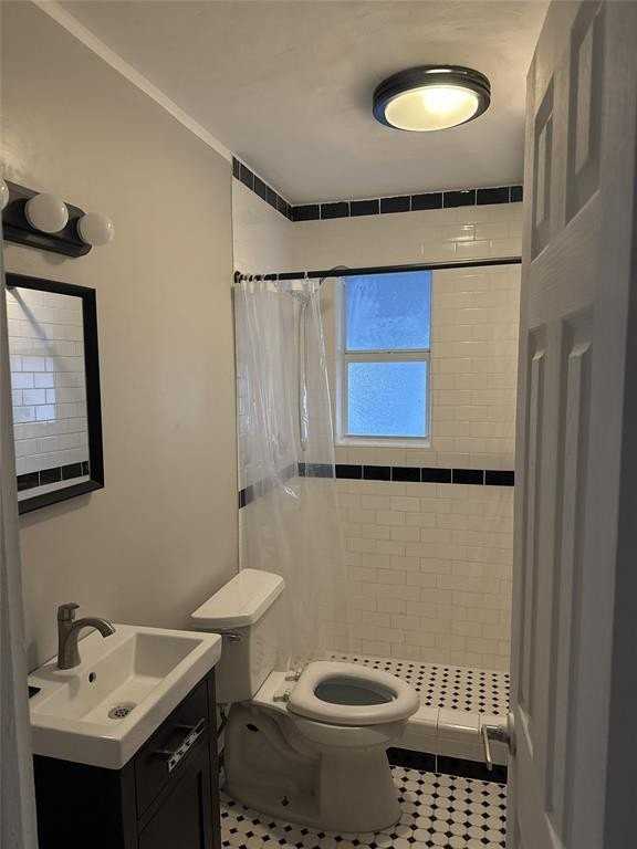 249 Sw 12th St #REAR - Photo 5 of 6