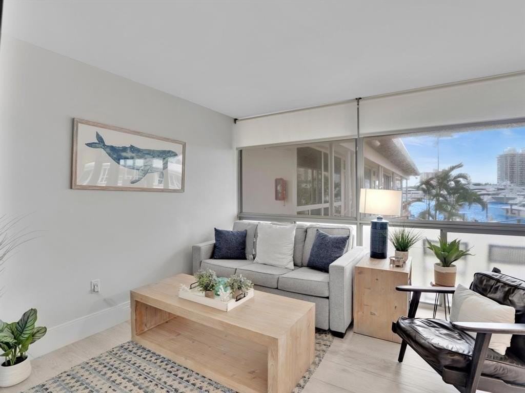 1124 Seminole Dr #4D - Photo 4 of 42