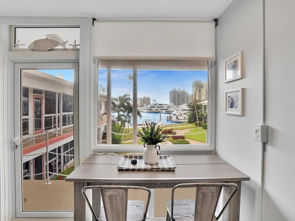 1124 Seminole Dr #4D - Photo 5 of 42