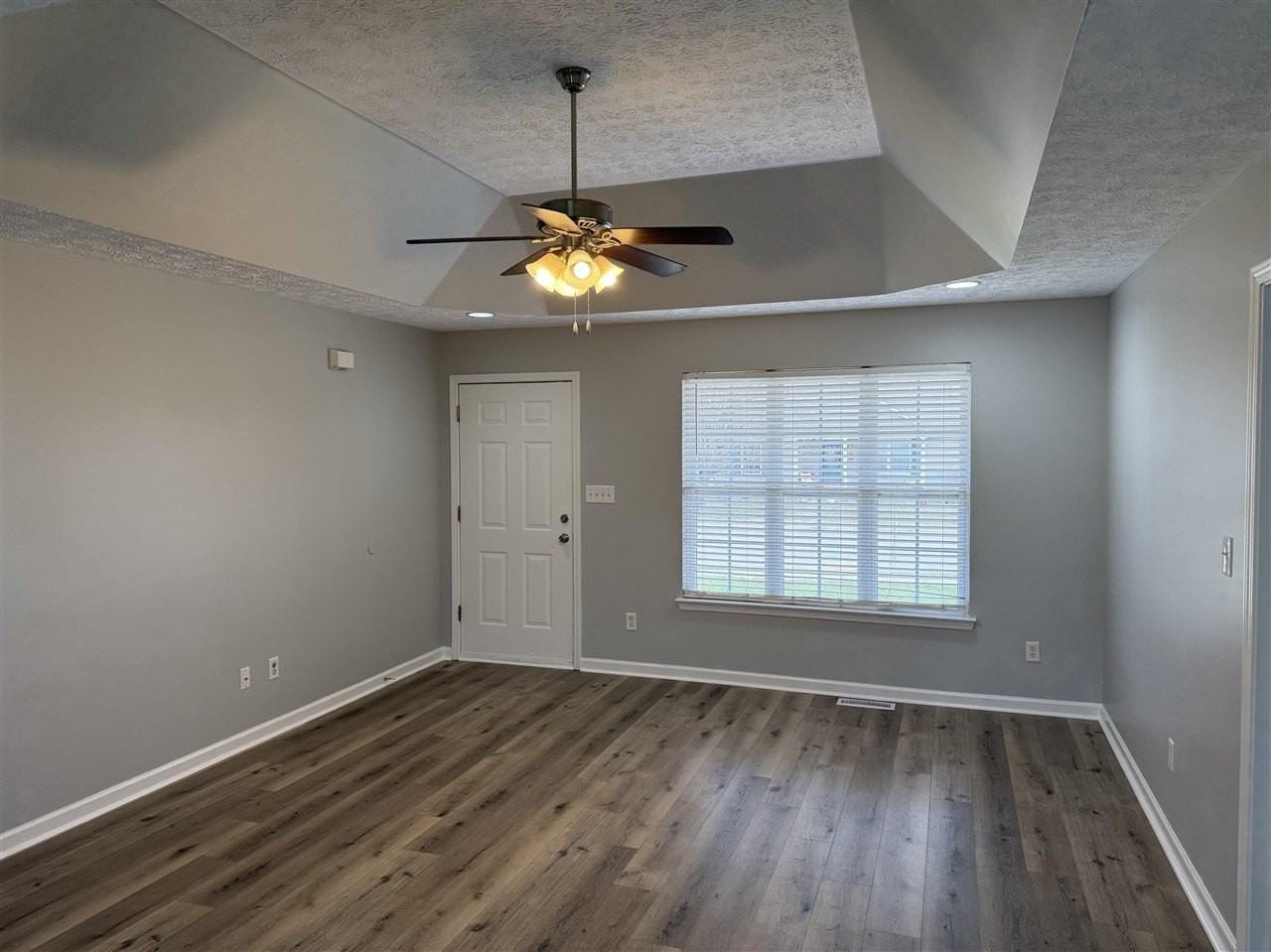 360 Cedar Hollow Dr - Photo 3 of 9