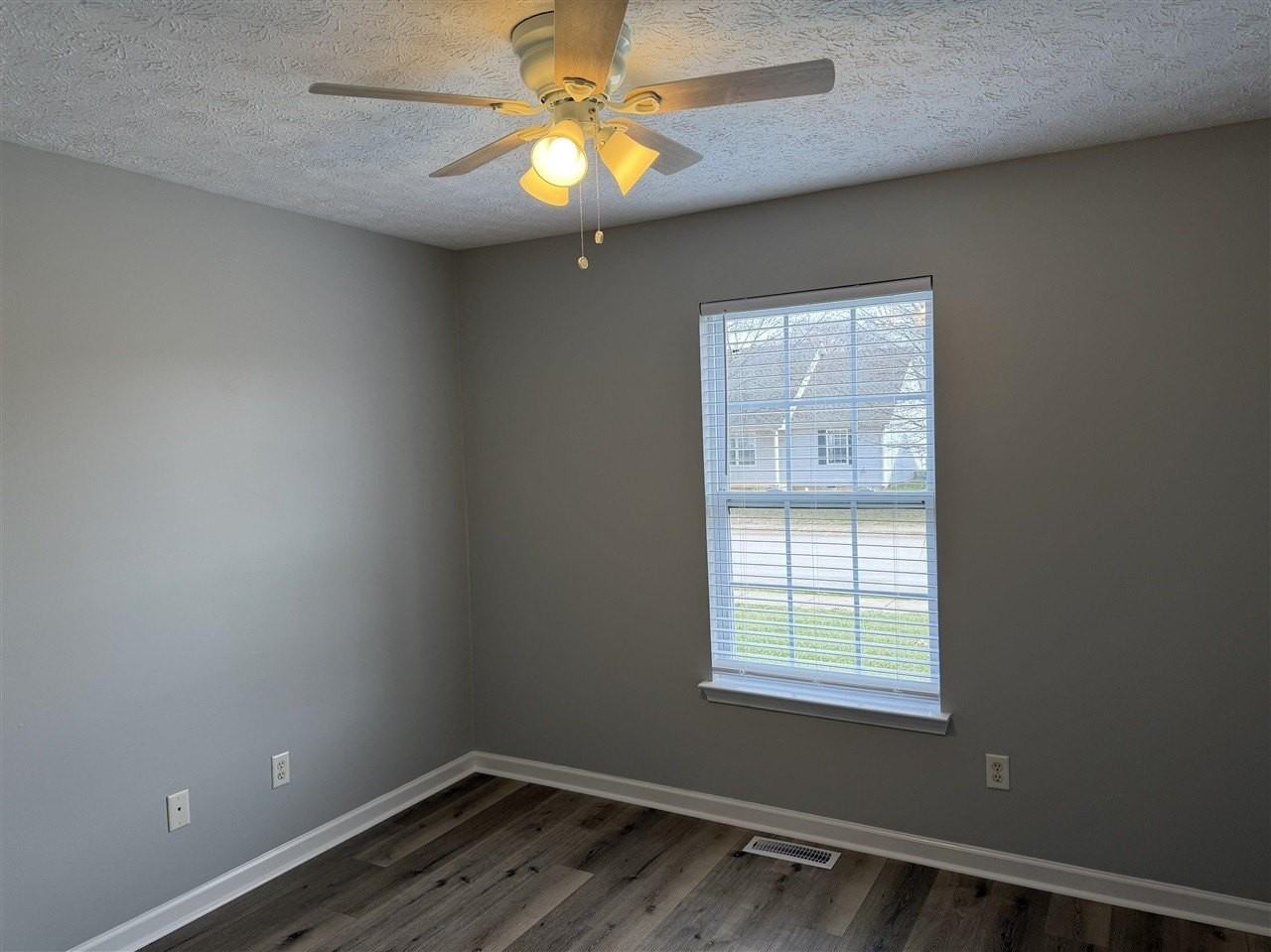 360 Cedar Hollow Dr - Photo 7 of 9