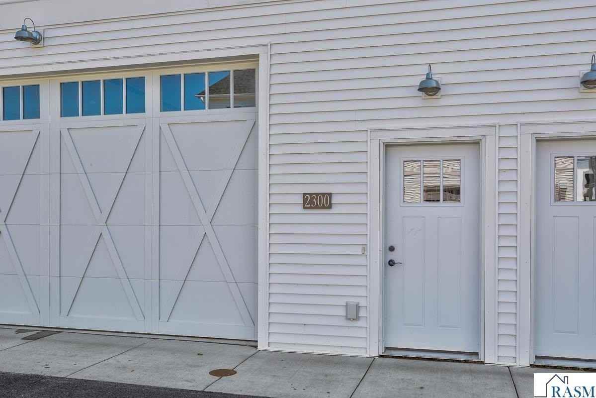 2308 Pleasant View Dr - Photo 2 of 35