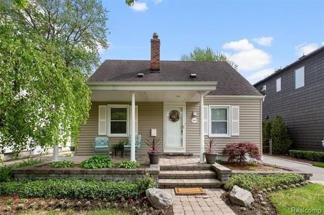 1860 Bowers St - Photo 3 of 28