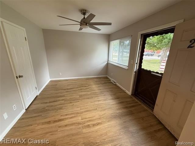 206 N John St - Photo 4 of 9