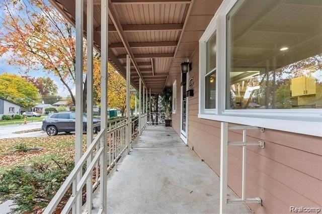 3134 Harvard Rd - Photo 4 of 38