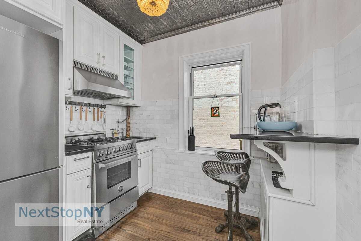 436 E 58th St Apt 6b #6B - Photo 4 of 7