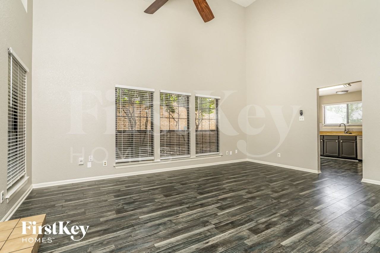 152 High Pointe Ln - Photo 3 of 15