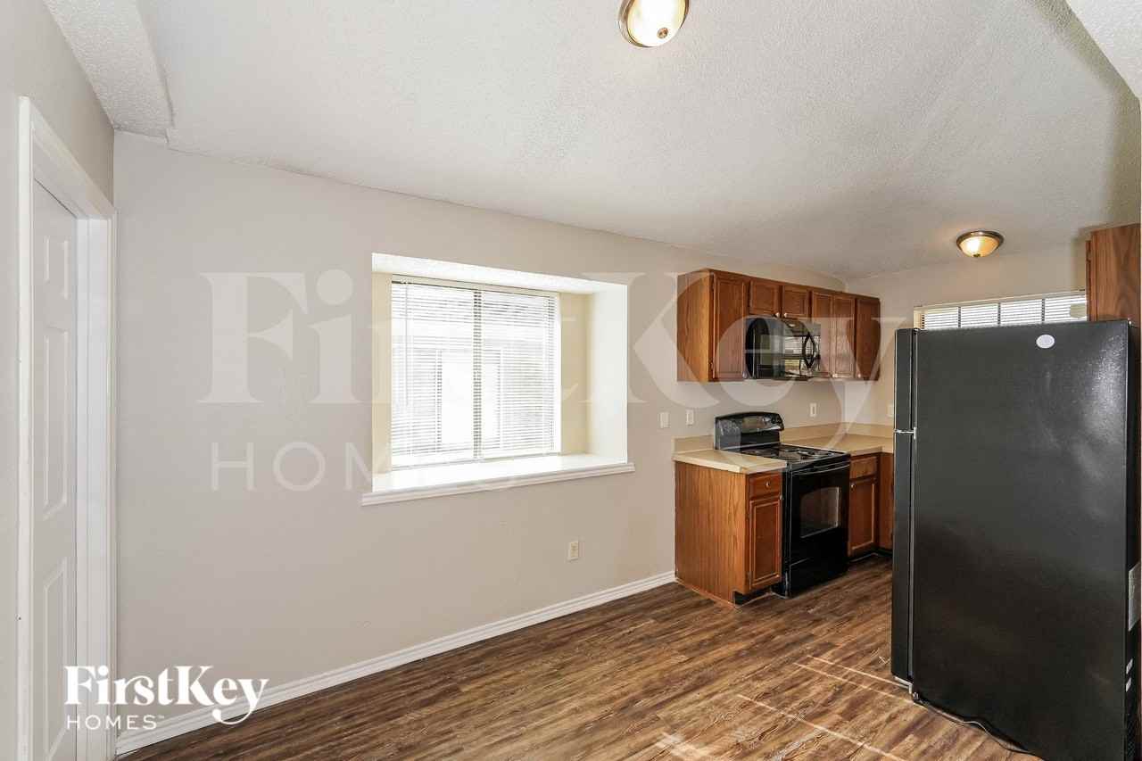 1504 Taylorcrest Dr - Photo 5 of 15