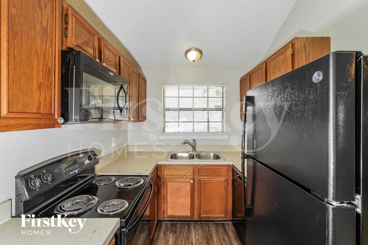 1504 Taylorcrest Dr - Photo 6 of 15