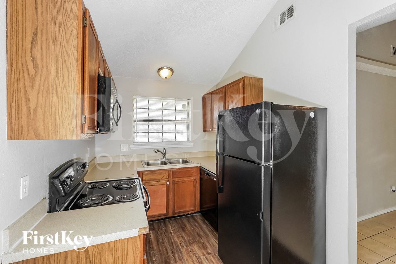 1504 Taylorcrest Dr - Photo 7 of 15