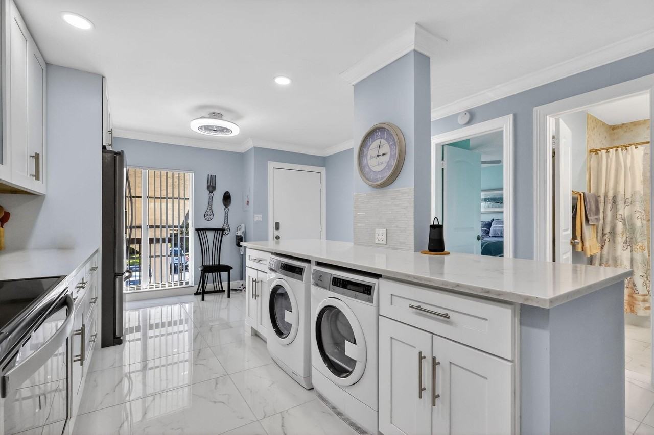 5675 Queen Palm Ct #E - Photo 3 of 40