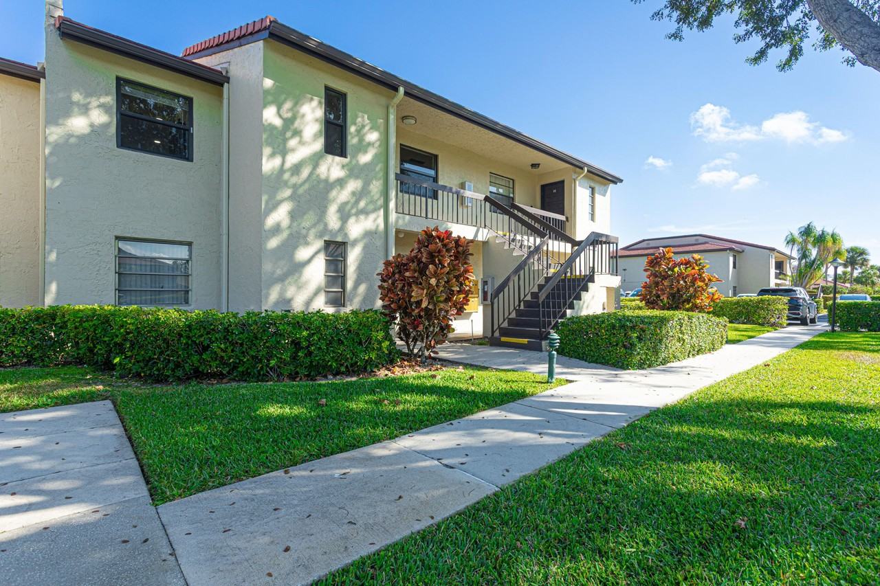 8545 Casa Del Lago #F - Photo 2 of 50