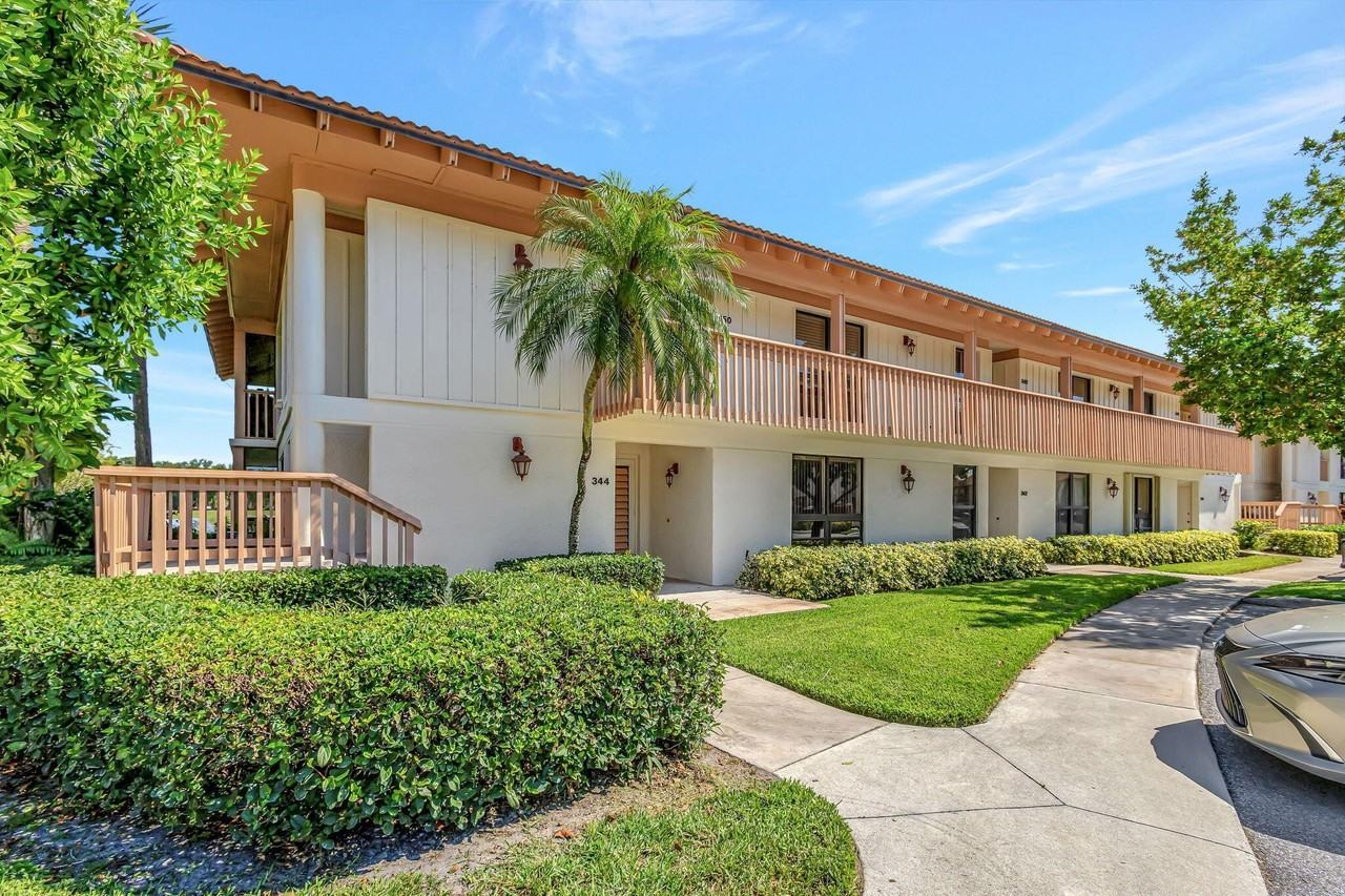 348 Brackenwood Cir - Photo 2 of 50