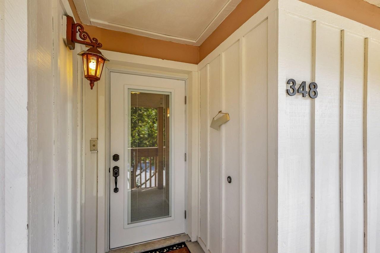 348 Brackenwood Cir - Photo 4 of 50