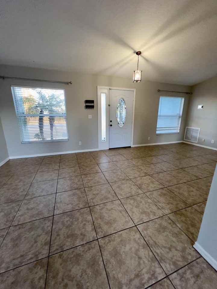 761 Sw Jaslo Ave - Photo 4 of 18