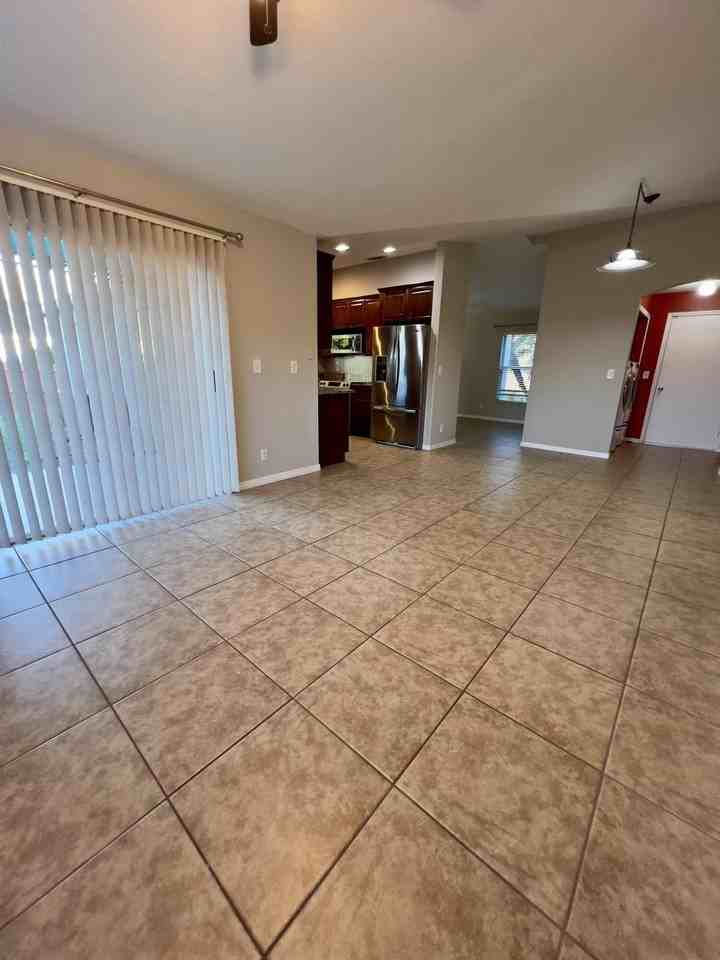 761 Sw Jaslo Ave - Photo 7 of 18