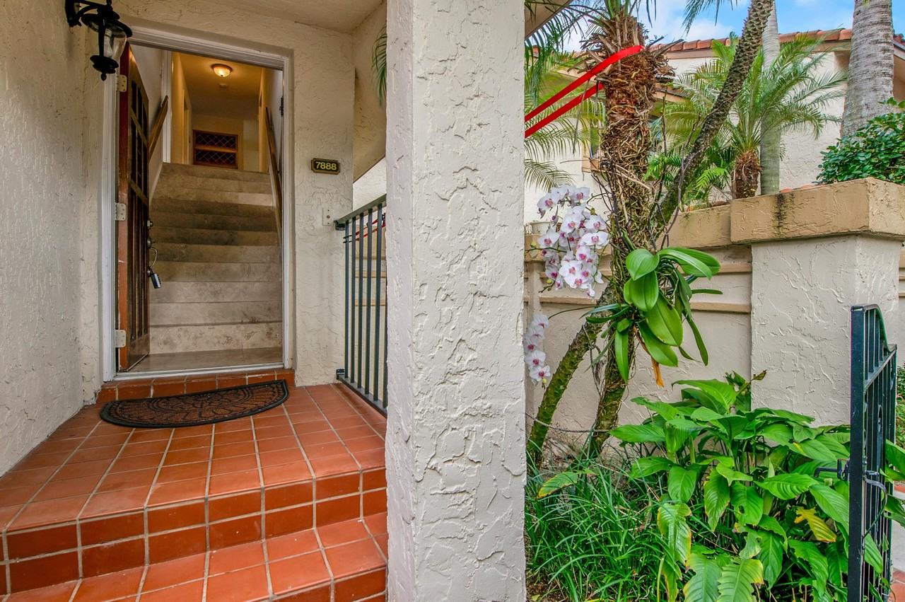 7888 La Mirada Dr - Photo 4 of 50