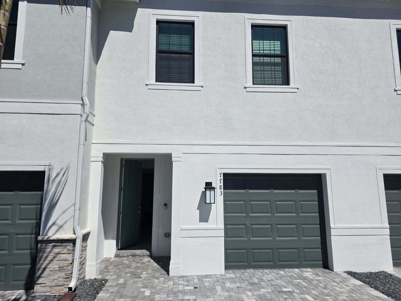 7783 Sw Bentley Ln - Photo 2 of 27