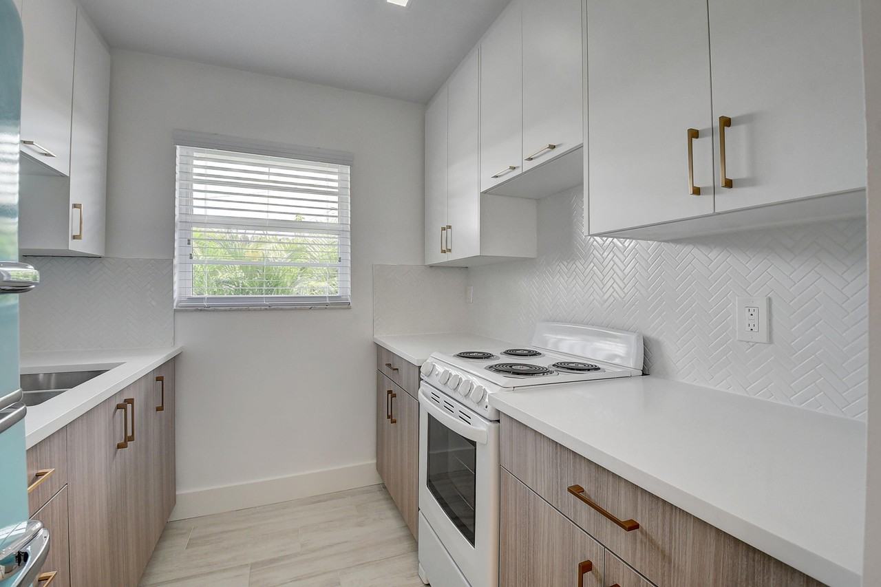 502 N H St #4 - Photo 3 of 20