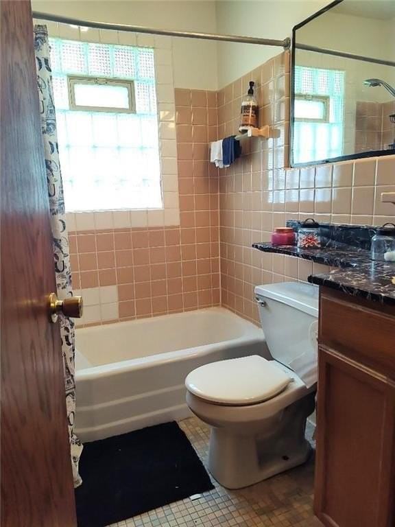 4101 Lowry Ave N - Photo 4 of 25