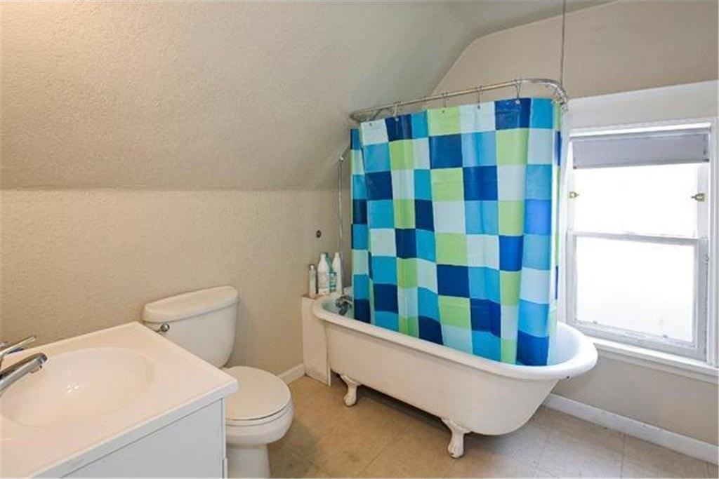 2309 Cole Ave Se - Photo 6 of 8