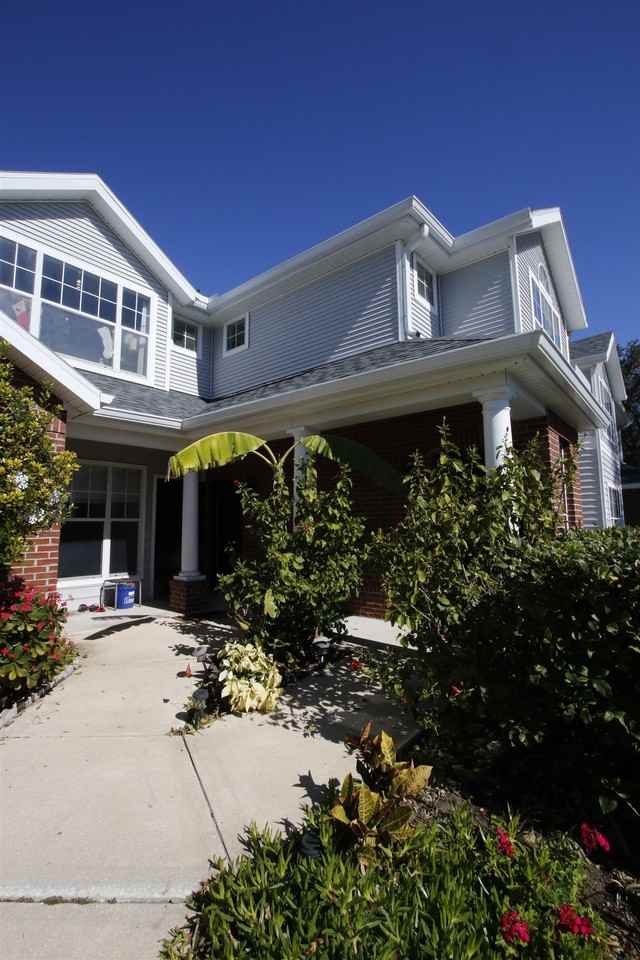 20208 Harbour Vista Cir - Photo 2 of 22