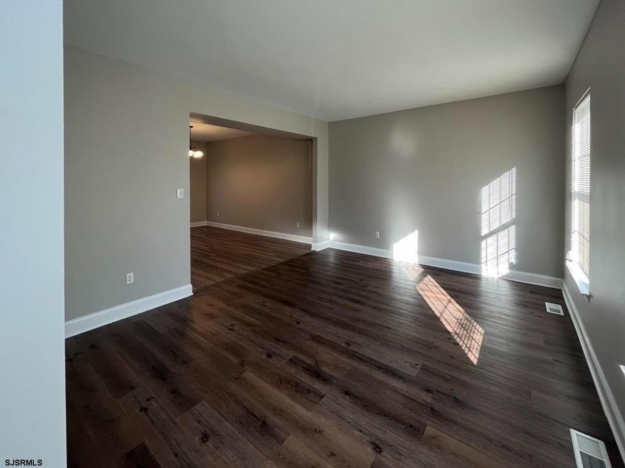 62 Chancellor Park Dr - Photo 3 of 21