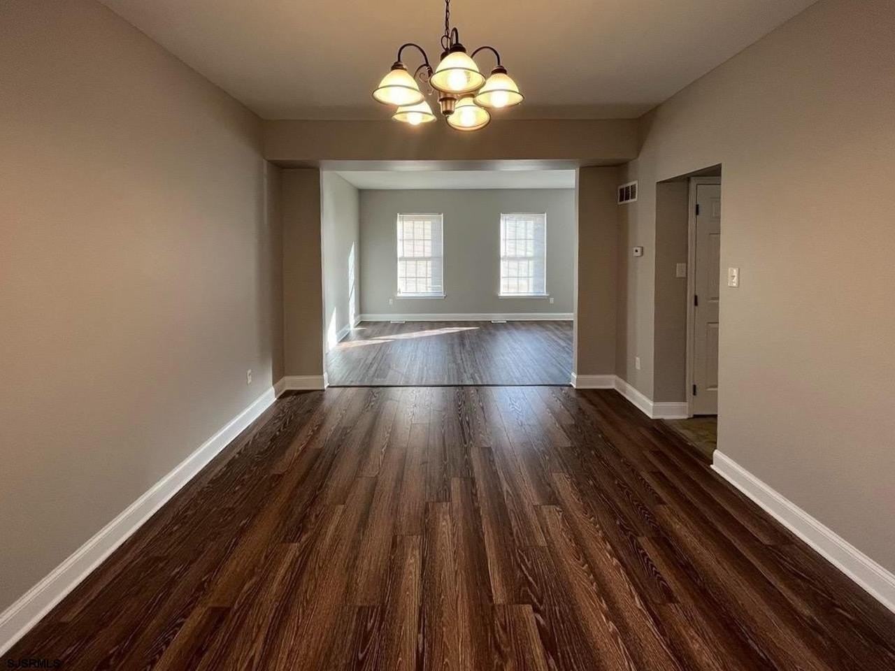 62 Chancellor Park Dr - Photo 5 of 21