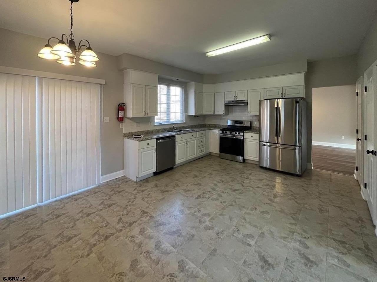 62 Chancellor Park Dr - Photo 6 of 21