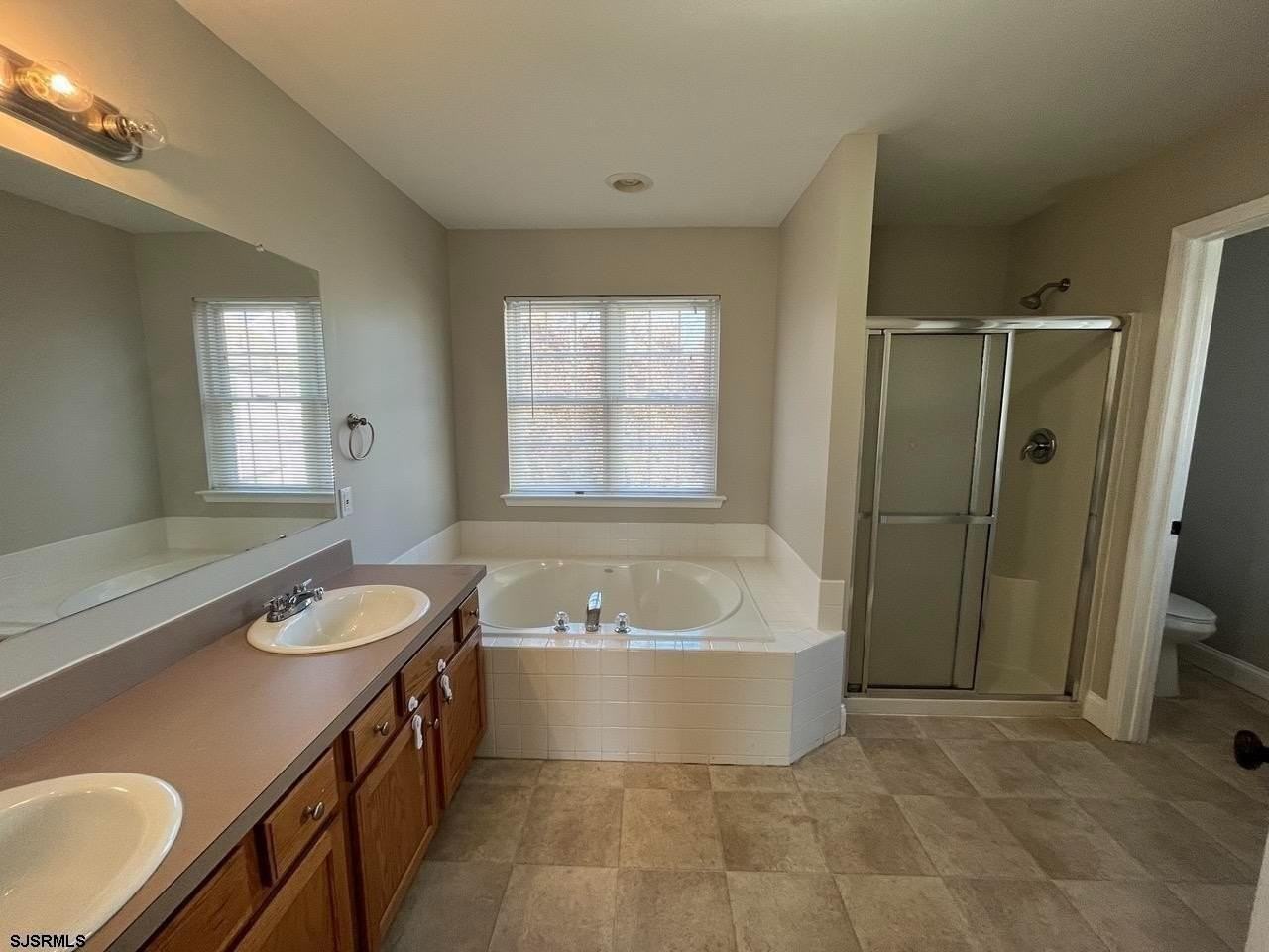 62 Chancellor Park Dr - Photo 7 of 21