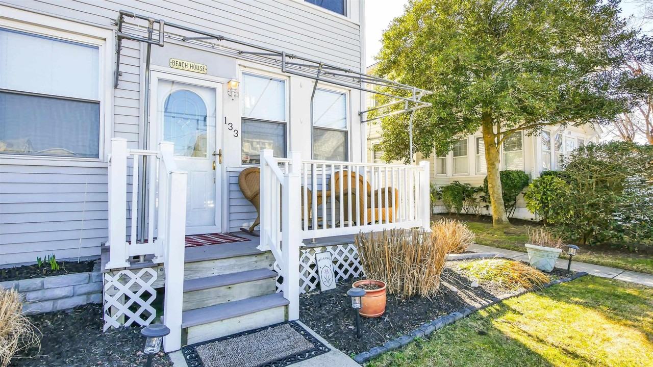 133 Central Ave - Photo 4 of 24