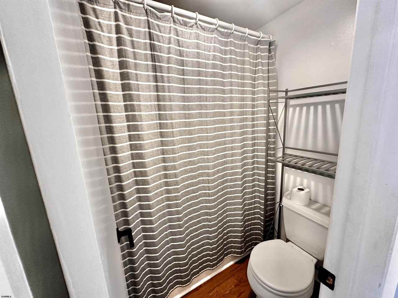 9105 Atlantic Ave - Photo 7 of 12