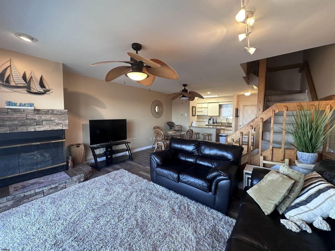 227 N 36th Ave - Photo 3 of 15