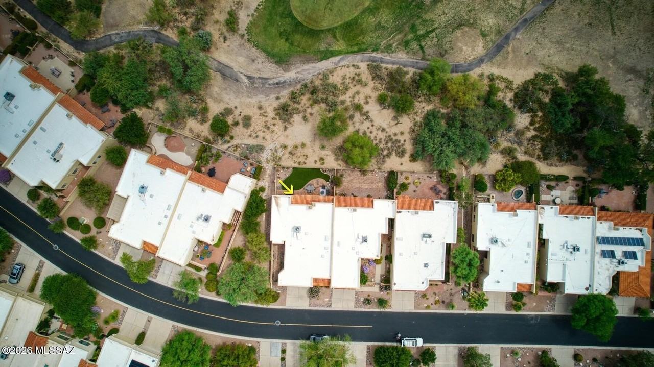 1184 E Camino Diestro - Photo 5 of 49