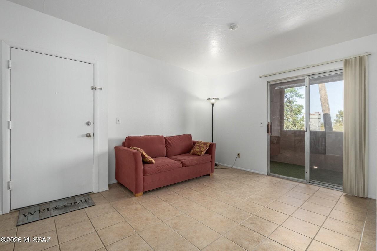 1810 E Blacklidge Dr #123 - Photo 4 of 25