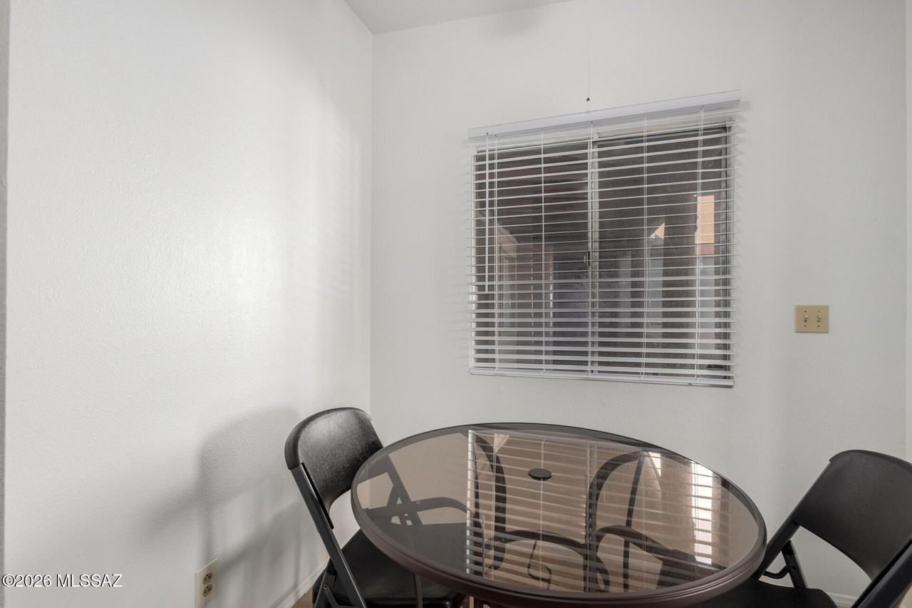 1810 E Blacklidge Dr #123 - Photo 6 of 25