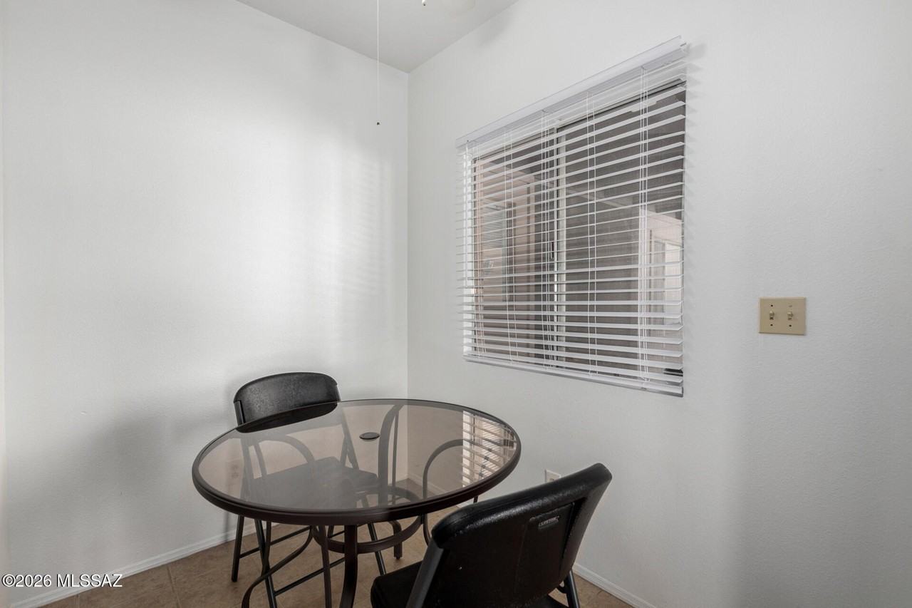1810 E Blacklidge Dr #123 - Photo 7 of 25