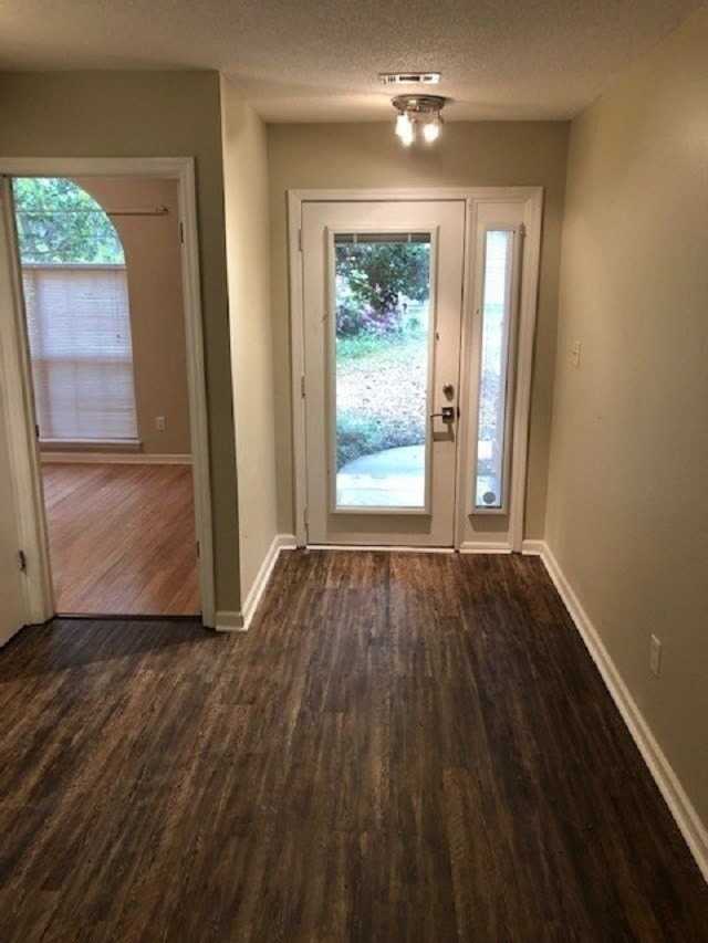 1699 Folkstone Rd - Photo 3 of 28