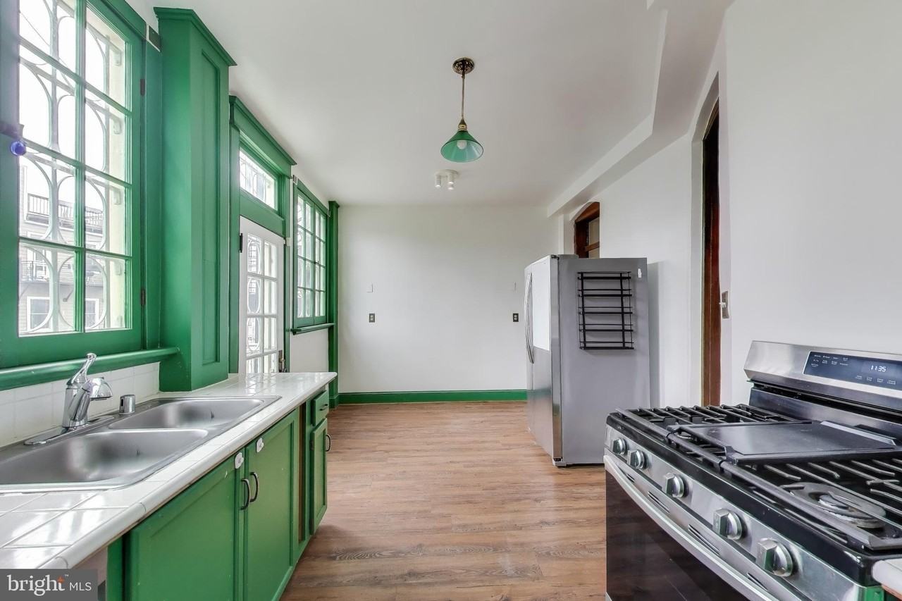 140 Bryant St Nw - Photo 3 of 37