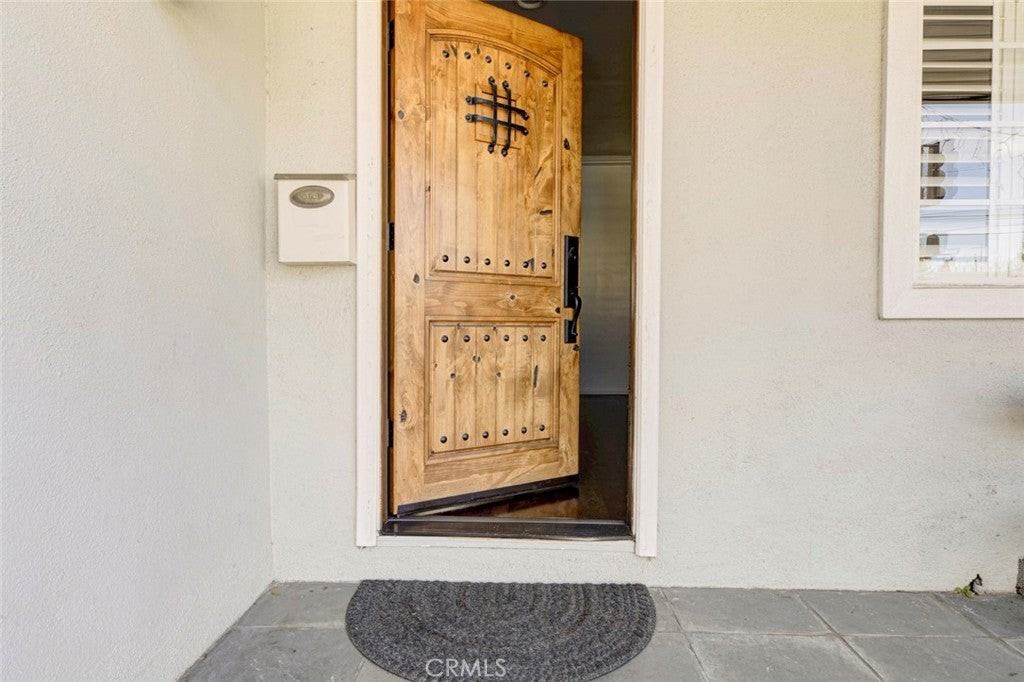 12156 Vanowen St - Photo 5 of 26