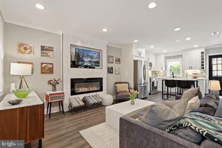 1634 Ridge Pl Se - Photo 4 of 27