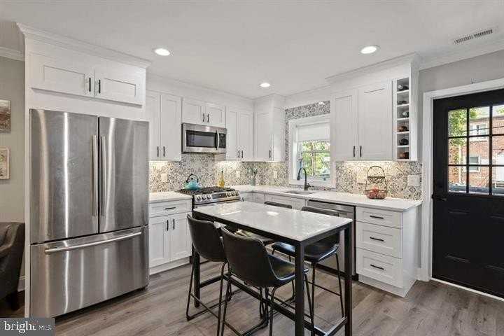 1634 Ridge Pl Se - Photo 6 of 27